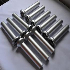Automatische CNC-Bearbeitung von Aluminiumstangen
