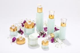 Kosmetikspender & Kosmetiktiegel / Spender & Tiegel / Kosmetische Behälter/ Kosmetische Behältnisse