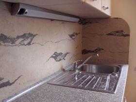 Küchenspiegel aus Sandstein