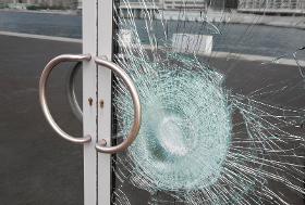 Sicherheitsfolien auf Gebäudeverglasungen