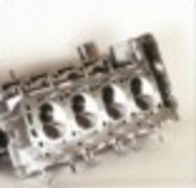 Zylinderköpfe / Motorenkomponenten
