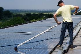 Solarthermie- und Photovoltaikreinigung