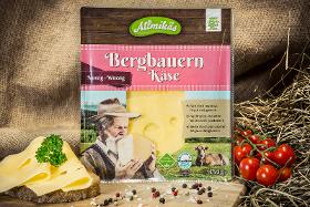 Bergbauern Käse würzig in Scheiben