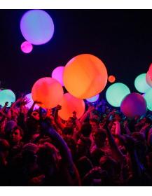 Riesiger LED-Leuchtballon