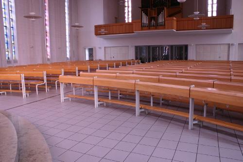 Kirchenbänke - Rundbanksysteme: Beispiel St. Laurentius in Bietigheim