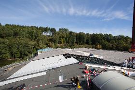 3.000 m² Dach-Sanierung einer 2-schiffigen Produktionshalle